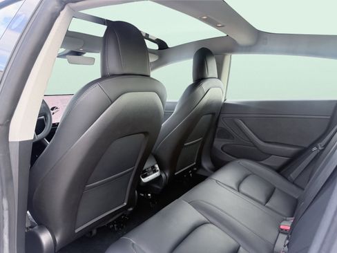 Used 2020 Tesla Model 3 Long Range image 35