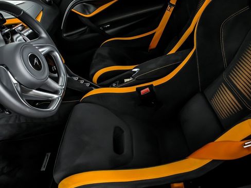 Used 2024 McLaren 750S Spider RWD image 22