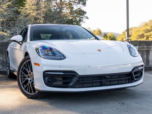 Certified 2023 Porsche Panamera Platinum Edition image 9