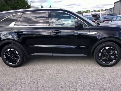 New 2026 Kia Sorento S w/ S Panoramic Sunroof Package image 4