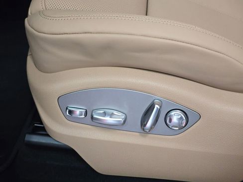 New 2025 Porsche Macan image 24