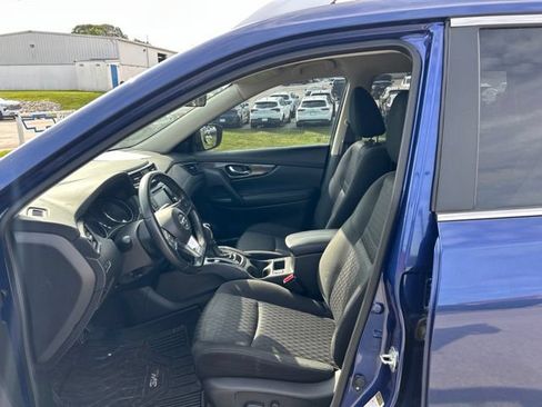 Used 2019 Nissan Rogue SV w/ Premium Package FWD image 6