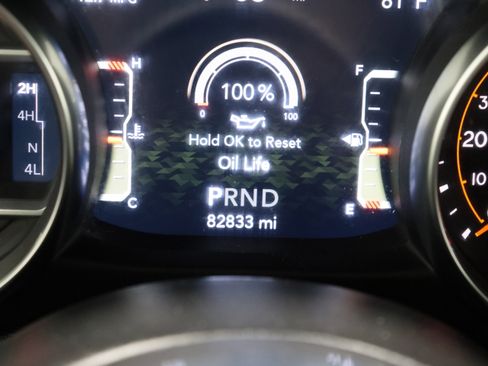 Used 2021 Jeep Wrangler Unlimited Sahara image 39