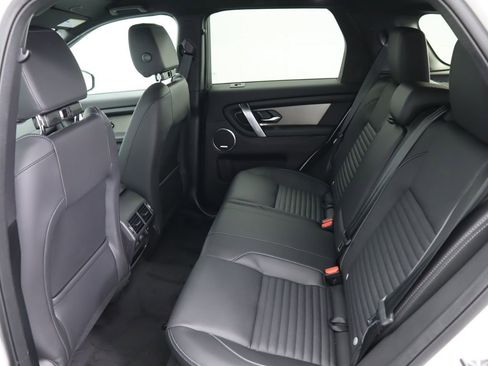 Used 2025 Land Rover Discovery Sport Dynamic SE image 22