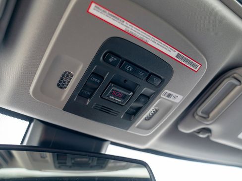 Used 2019 Toyota Camry SE w/ Convenience Package image 18