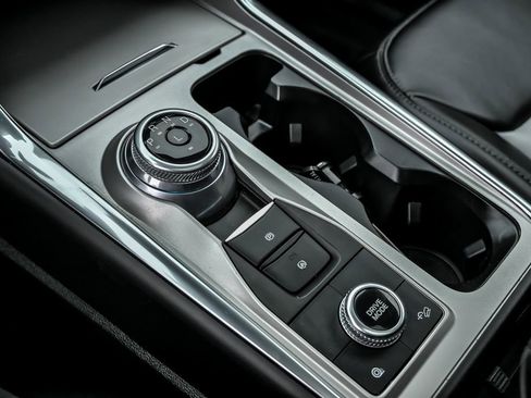 Used 2023 Ford Explorer XLT w/ Equipment Group 202A image 26