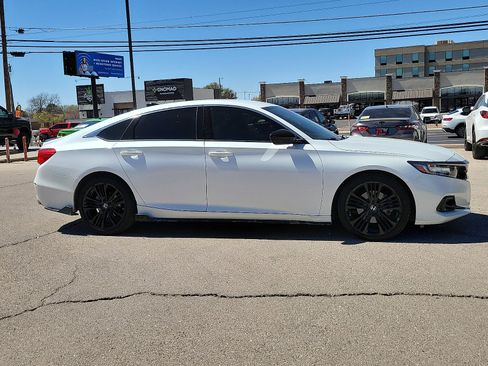 Used 2022 Honda Accord Sport image 5