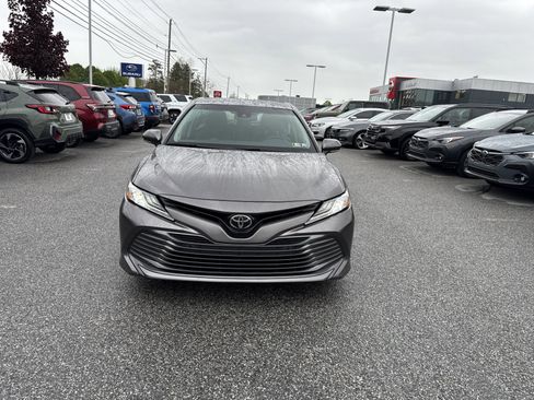 Used 2018 Toyota Camry XLE FWD image 24