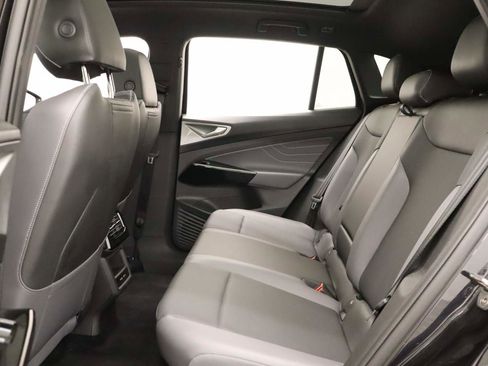 Used 2023 Volkswagen ID.4 Pro S image 15