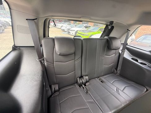 Used 2019 Cadillac Escalade Premium Luxury AWD/4WD image 21