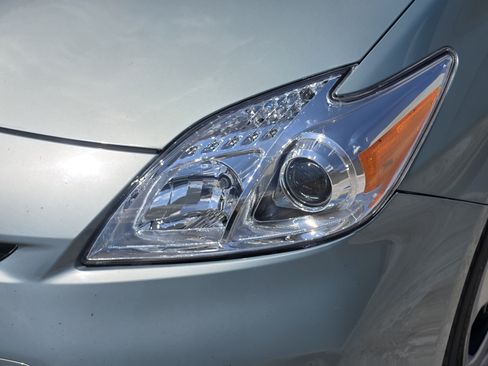 Used 2014 Toyota Prius Two FWD image 10
