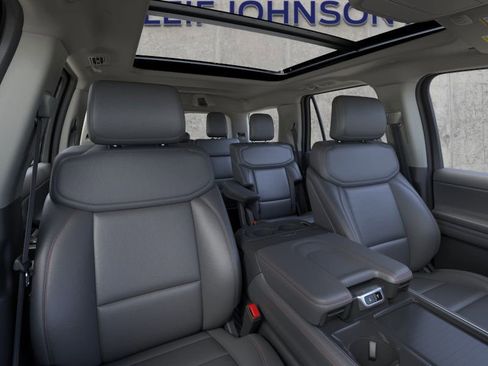 New 2025 Ford Expedition Active image 10