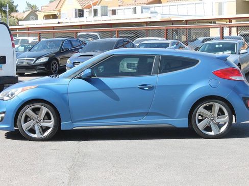 Used 2016 Hyundai Veloster Rally Edition FWD image 4