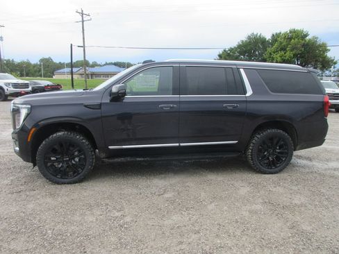 New 2026 GMC Yukon XL Elevation w/ Elevation Premium Package AWD/4WD image 7