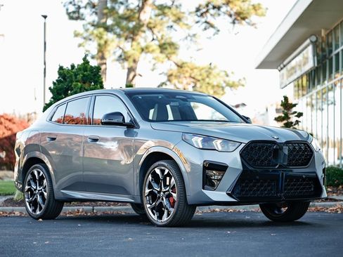 Certified 2025 BMW X2 xDrive28i w/ Technology Package image 1