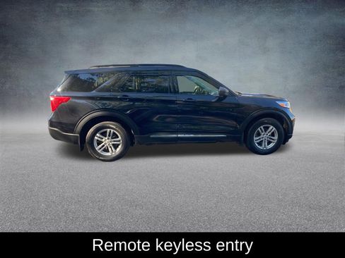 Used 2022 Ford Explorer XLT w/ Equipment Group 202A image 8