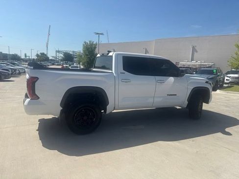 Used 2025 Toyota Tundra Limited AWD/4WD image 3