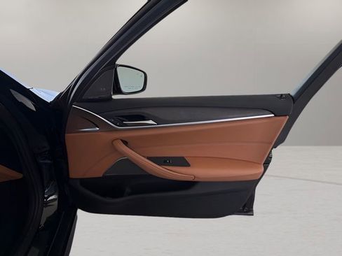 Used 2022 BMW 530i w/ M Sport Package image 39