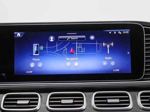 Used 2025 Mercedes-Benz GLS 450 4MATIC image 13