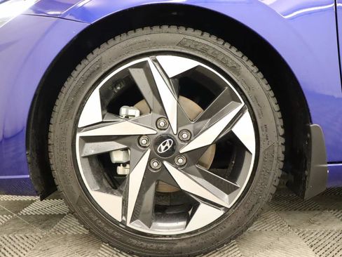 Used 2022 Hyundai Elantra Limited FWD image 6