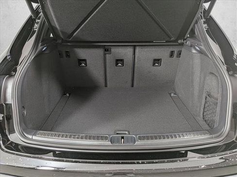 New 2026 Porsche Macan image 22