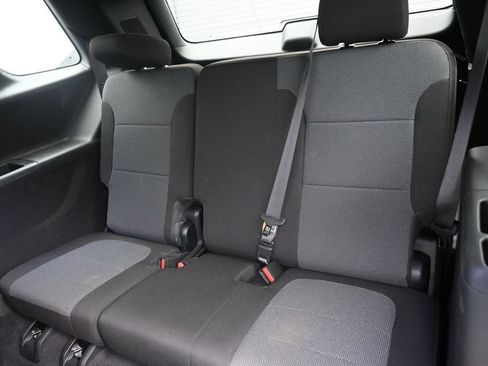 Used 2023 Chevrolet Traverse LT FWD image 15
