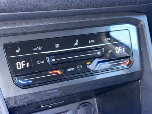 Used 2024 Volkswagen Tiguan SE image 15