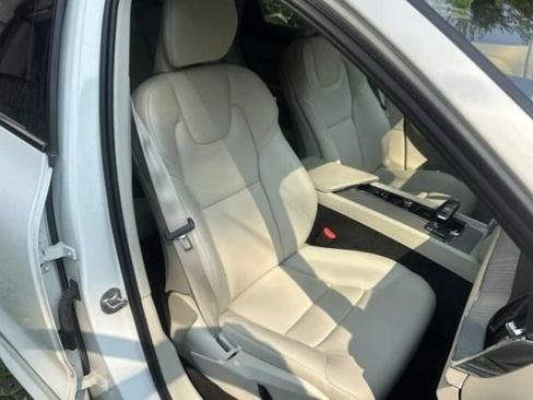 Used 2024 Volvo XC60 B5 Plus w/ Climate Package AWD/4WD image 14