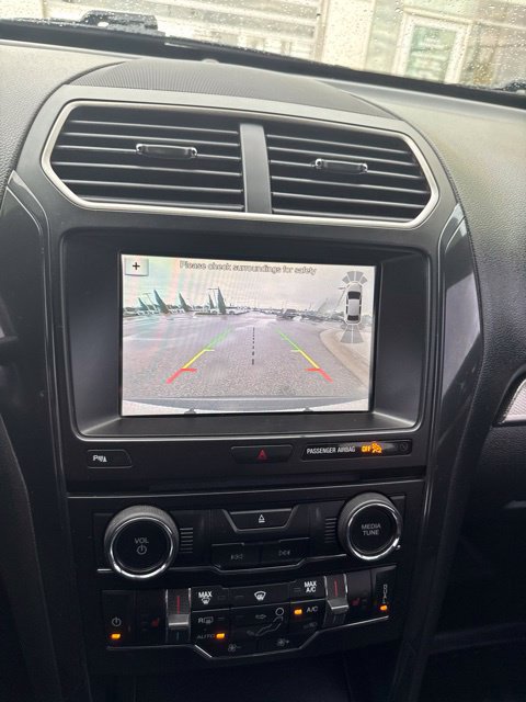 Used 2018 Ford Explorer XLT w/ Equipment Group 202A FWD image 11