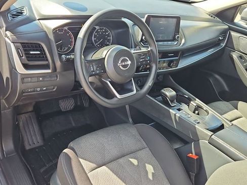 Used 2024 Nissan Rogue SV FWD image 11
