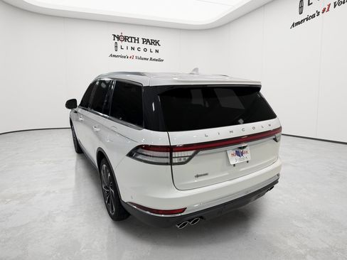Used 2023 Lincoln Aviator Reserve w/ Equipment Group 201A AWD/4WD image 3