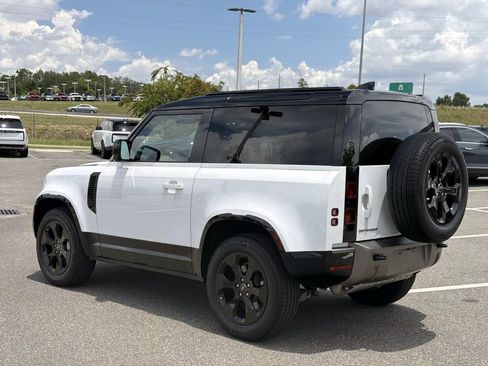 Used 2024 Land Rover Defender 90 X-Dynamic SE AWD/4WD image 3