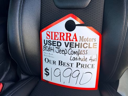 Used 2024 Jeep Compass Latitude AWD/4WD image 10