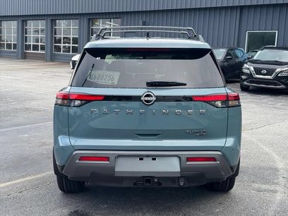 New 2026 Nissan Pathfinder Platinum w/ Lighting Package