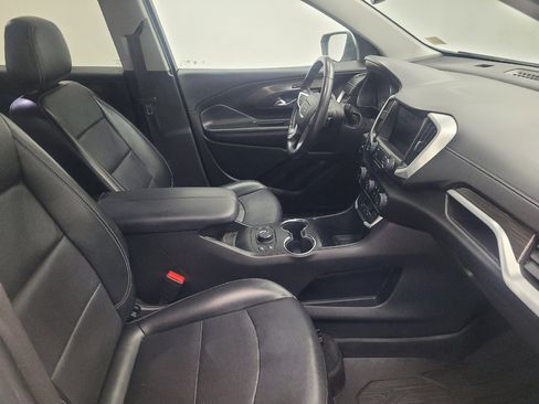 Used 2022 GMC Terrain SLT w/ Elevation Edition image 21