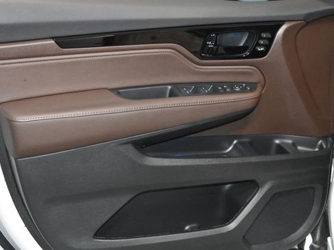 Used 2025 Honda Odyssey Elite image 4