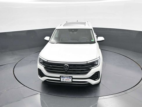 Used 2025 Volkswagen Atlas SEL Premium R-Line image 30