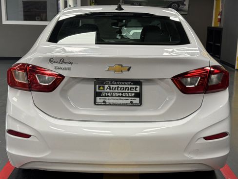 Used 2018 Chevrolet Cruze LS image 5