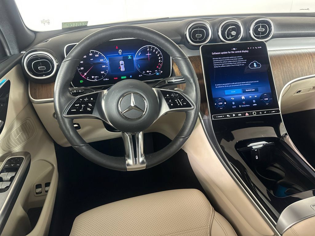 Certified 2025 Mercedes-Benz GLC 350e 4MATIC image 25