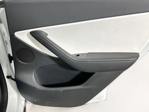 Used 2022 Tesla Model Y Performance AWD/4WD image 30