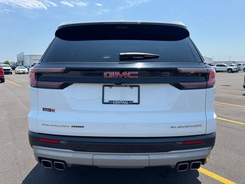 Used 2026 GMC Acadia Elevation w/ Elevation Premium Package AWD/4WD image 5