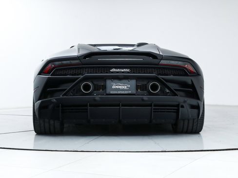 Used 2024 Lamborghini Huracan EVO image 5