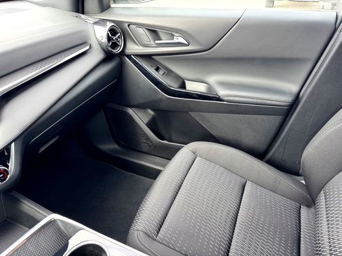 Used 2025 Chevrolet Equinox LT w/ Safety and Technology Package image 31