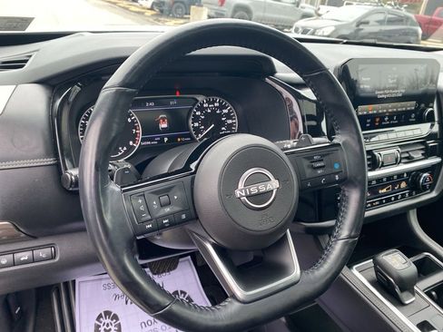 Used 2022 Nissan Pathfinder Platinum w/ Cargo Package image 27