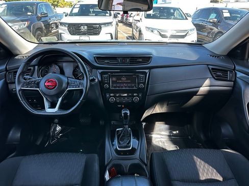 Used 2019 Nissan Rogue SV FWD image 18