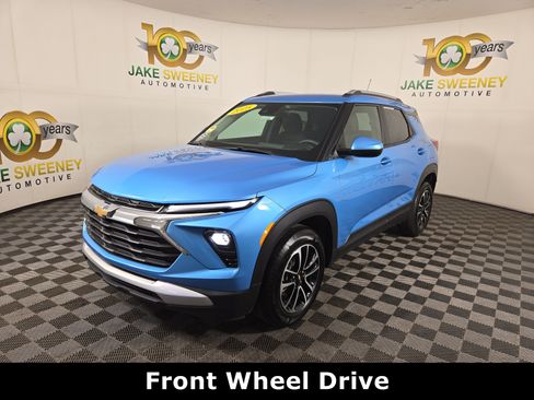Certified 2025 Chevrolet TrailBlazer LT w/ Driver Confidence Package FWD image 3