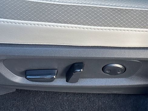 New 2025 Nissan Pathfinder SL image 30