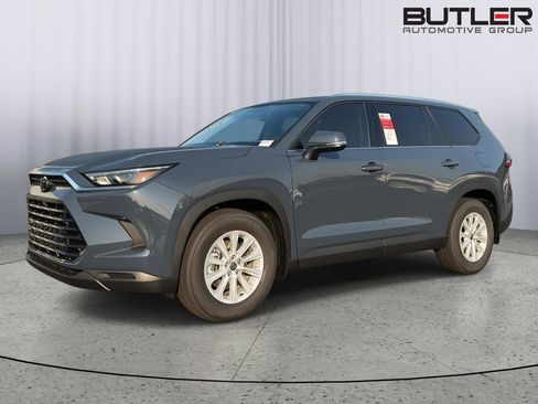 New 2026 Toyota Grand Highlander FWD image 1