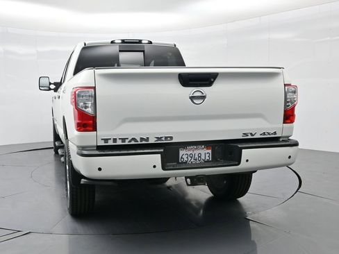 Used 2021 Nissan Titan SV w/ SV Convenience Package image 8