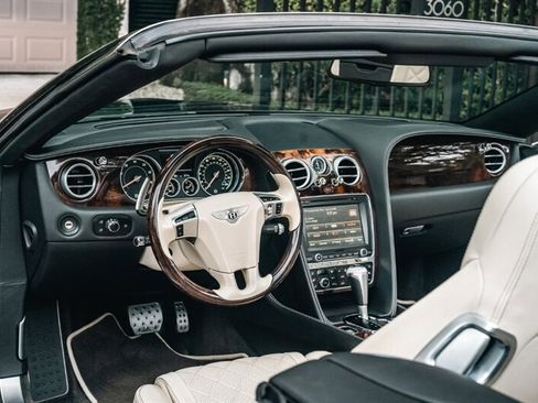 Used 2017 Bentley Continental GT image 2